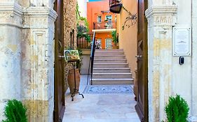 Casa Moazzo Suites And Apartments